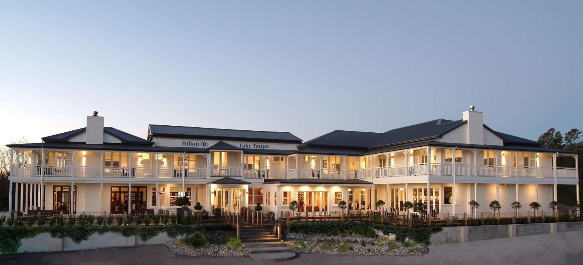 Hilton Lake Tauposee Exterior foto